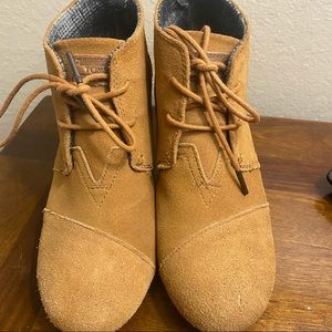 Toms suede booties size 8